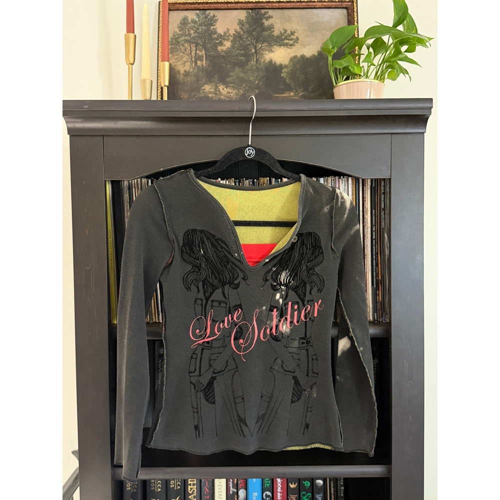Love Soldier Graphic Long Sleeve M Charcoal Gray Raw Hem Y2K Grunge Cyber Punk